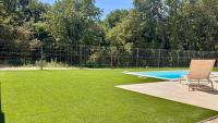 Villa neuve avec piscine - Bed and Breakfast Allan