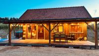 Dobra Wola Dobra Chata - domek z balią w naturze - B&B Dobra Wola