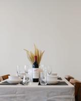 Tranquil River-View 2-Bedroom High-Rise Apartment - Chambres d’hôtes Brisbane