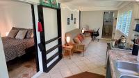 1 Bedroom Apartment in House Near Beach on Little Corn Island - Chambres d'hôtes Carib Town