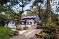 StayVista at The Floramer with Bonfire, Lawn - B&B Pānchgani
