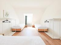 Tolstov Apartments - 3 Room Attic Apartment - Kitchen - 5 min to Messe DUS - Ferienwohnung Düsseldorf