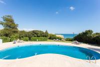 Algarve holiday beach house with seaview and pool - B&B Porches