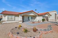 Fully Furnished Poolside Oasis 5 Mi to Lake Havasu - Chambres d’hôtes Lake Havasu City