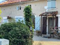 Le Jardin de Rose 24 FEUILLEBERT Romagne 86700 - Ferienwohnung Romagne