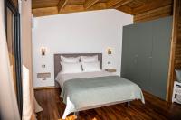 Family Room with Garden View