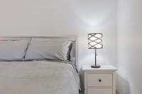 Modern Down Town Condo Near CN Tower with Fast WiFi - Chambres d'hôtes Toronto