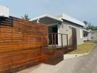 Coastal Bliss Lodge with Direct Beach Access - Ferienwohnung Ballito