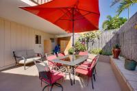 Centrally Located Kailua-Kona Condo with Lanai! - Bed and Breakfast Kailua-Kona