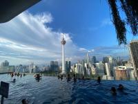 Studio Lit King-Size Deluxe