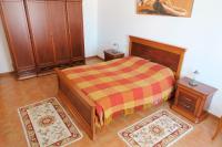 Camera Matrimoniale con Bagno in Comune 