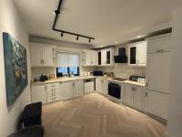 PT by Homega, Stunning Seafront Apartment - B&B St. Julian's