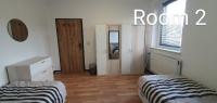 Zimmer 2 von 3 mit Gemeinschaftsbad-Küche, 30min Köln Messe Bahnhof, 5min Leverkusen Bahnhof Zentrum - B&B Leverkusen