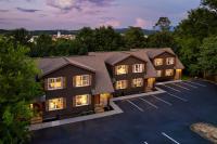 Fall Retreat Near Dollywood with Hot tub & Game Room - B&B Pigeon Forge