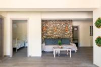 Emi's House - Chambres d’hôtes Karyoúpoli