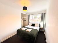 Central Modern Flat in Southampton, Sleeps 5, Free Off-Road Parking, Close to Hospital, Cruise terminal and Centre, Great for contractors, friends & families - Chambres d'hôtes Southampton
