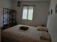 une Chambre meublé chez habitant - Bed and Breakfast Roézé-sur-Sarthe