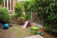 Bright 4BR Home with Garden with Free Parking and Sleeps up to 9 - B&B Manchester