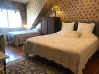 Queen Room with Spa Bath