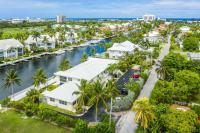 Snug Harbour View #4 - 1BR Canal Front Condo by Seven Mile Beach - Chambres d'hôtes George Town