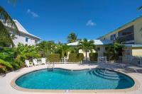 Snug Harbour View Condo #2 - B&B George Town