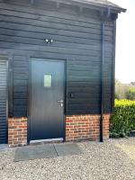 Charming King Bed Ensuite Studio in Peaceful West Challow - B&B Wantage