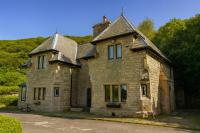 4 Bed Retreat-Sleeps 7-Parking-Garden-Lake Views - B&B Bolton