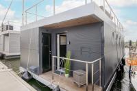 Hausboot MeerZeit an der Ostsee - B&B Stralsund