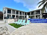 Seven Mile View #1 - 2 BR Oceanfront Condo & Pool - B&B West Bay