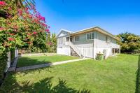 Spacious Queenslander Retreat - Bed and Breakfast Belgian Gardens