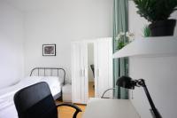 Spacious stylish designed 3 Bedroom Apartment near Naschmarkt and city center - B&B Vienna