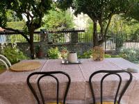 Peculiar Garden Apartment - Bed and Breakfast Mytilini