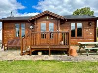 Beautiful Danford House & Lodge with Hot Tub - Chambres d'hôtes Hartpury
