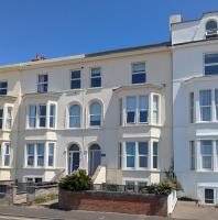 Sandy Toes - Top floor with stunning sea view! Dogs welcome on request, extra fee - Ferienwohnung Burnham-on-Sea