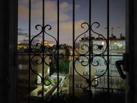 Уютное жильё в тихом районе, с собственной ванной комнатой и туалетом - B&B Bat Yam