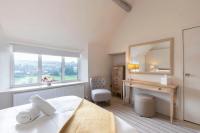 Cotswold Hillside Retreat with Stunning Views - B&B Nailsworth