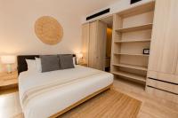 Deluxe One-Bedroom Apartment