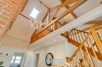 Unique Rooftop 2 Bedroom Retreat in Canterbury City Centre - Sleeps 4 - B&B Canterbury