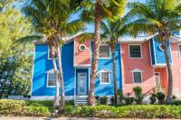 Cayman Paradise Villa #1 - 4BR Oceanfront, Pool & Quiet East End - Chambres d'hôtes East End