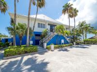 Crystal Kai 2 BR Kaibo Yacht Club - Pool and Beach - Chambres d'hôtes Driftwood Village