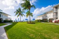 Cayman Reef Resort #52 on 7 Mile Beach - B&B George Town