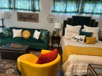 Cozy full studio In-law suite - B&B Wilson