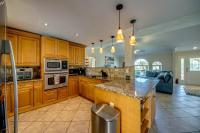 Pool - BBQ - Fire Pit - Private Backyard - House Cozy Casa - B&B Cape Coral
