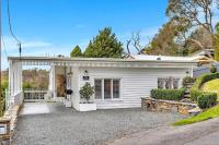 Casa Santorini - Entertainer's Paradise in the Hills - B&B Bridgewater