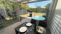 Kings und Queens - 2SZ - Whirlpool - Terrasse - Grill - B&B Dudenhofen