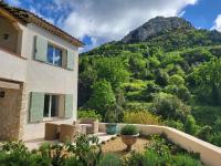 Elegant garden apartment by mountain, sea view in Vence - B&B Vence