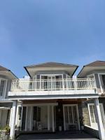 Darmawan Villa - B&B Blimbing