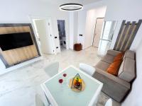 Pizza House Apartment Qerret 1 min to Beach - B&B Golem