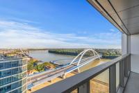 Eurovea Tower Apt 2 Sky View - Bed and Breakfast Bratislava