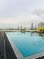 SKYLINE SUITE Luxury Penthouse at The Highness Rajagiriya - B&B Rajagiriya
